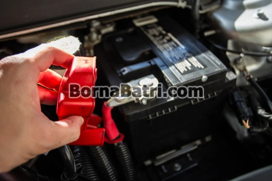 دلایل خالی شدن باتری ماشین